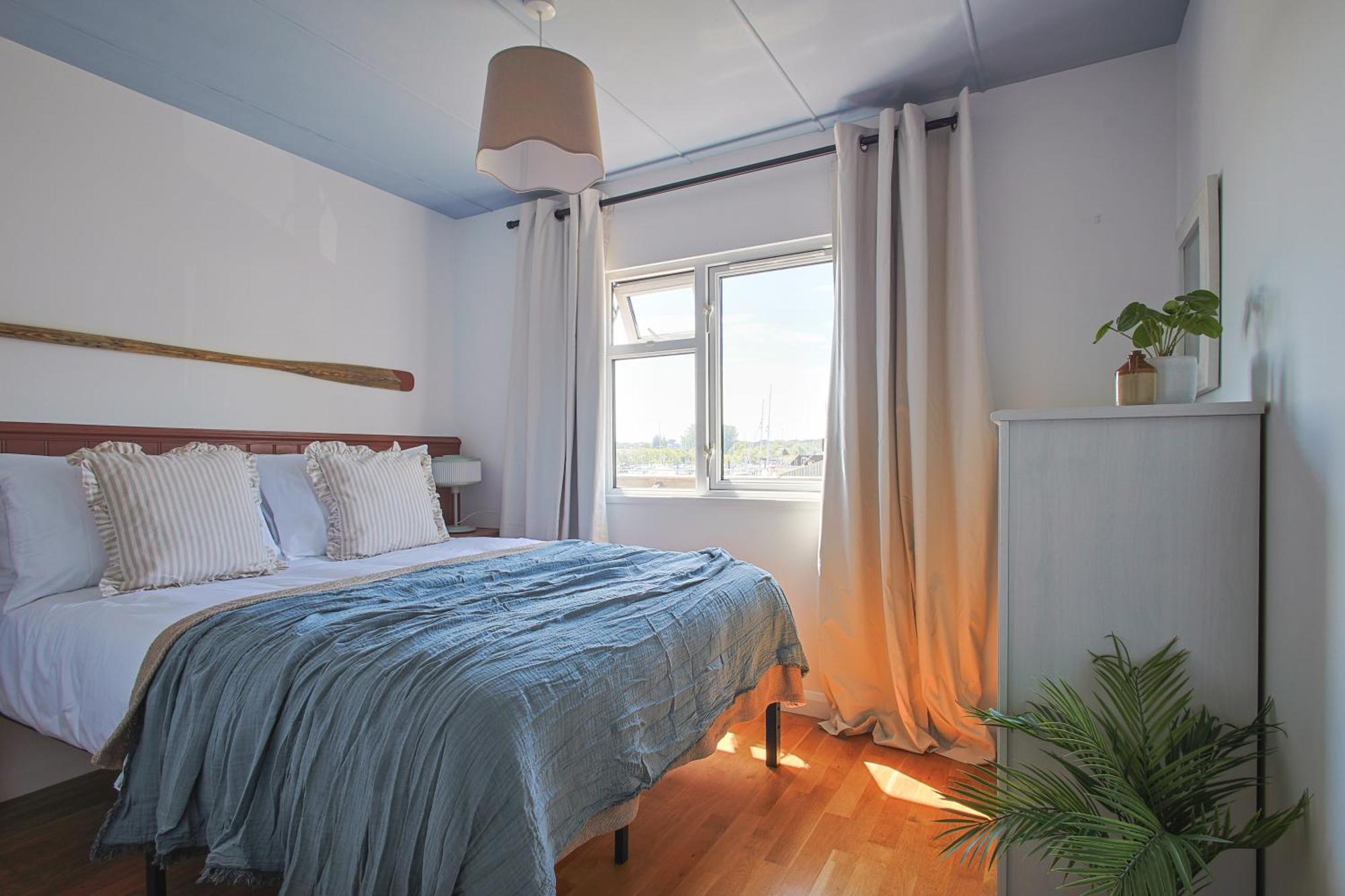The Retreat, Waterfront & Log Burner Villa Крайстчърч Екстериор снимка