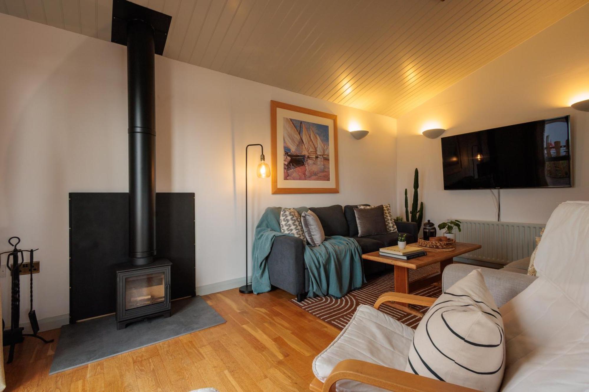 The Retreat, Waterfront & Log Burner Villa Крайстчърч Екстериор снимка